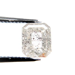 Emerald shaped diamond