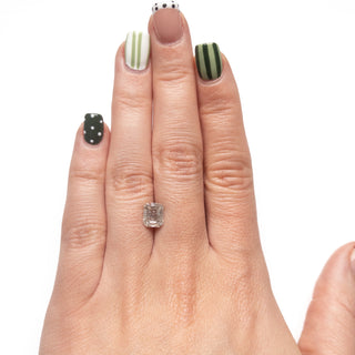 Salt and pepper diamond