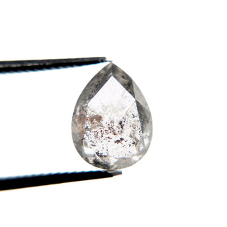 Salt and pepper diamond