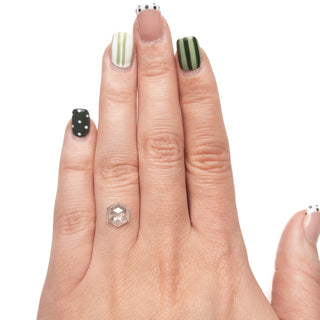 Salt and pepper diamond