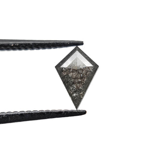 Salt and pepper diamond
