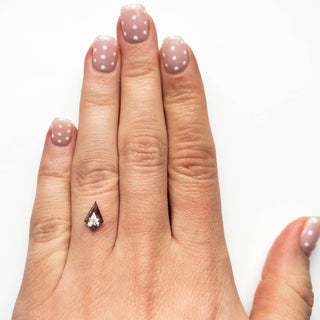 Salt and pepper diamond