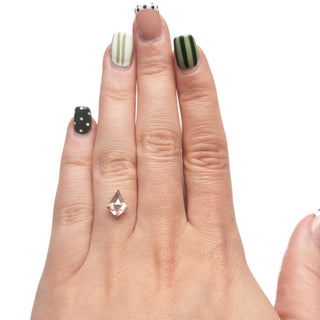 Salt and pepper diamond