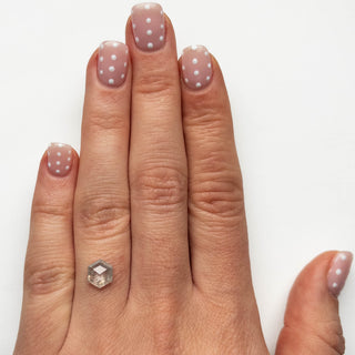 Salt and pepper diamond