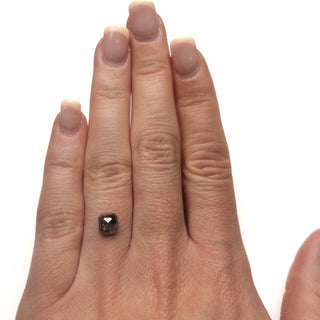 Salt and pepper diamond