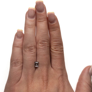 Salt and pepper diamond