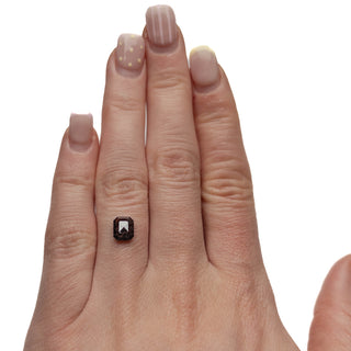 Emerald shaped diamond