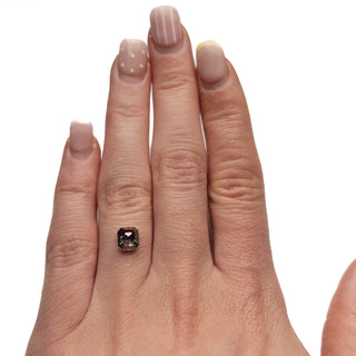 Salt and pepper diamond