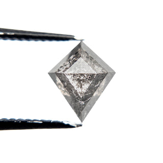 Salt and pepper diamond