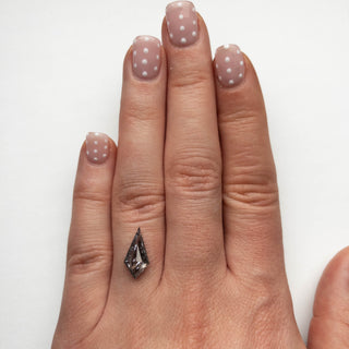 Salt and pepper kite diamond