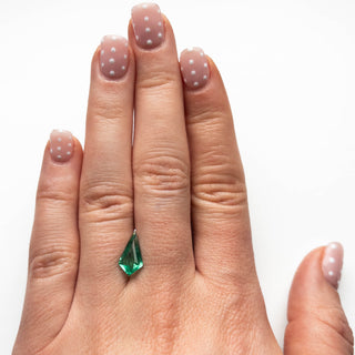 Natural green kite emerald