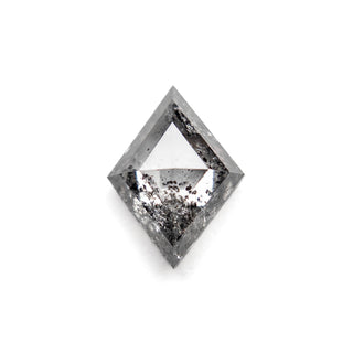 Salt and pepper diamond