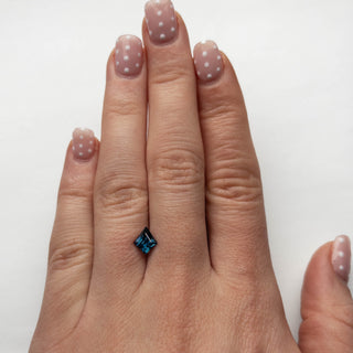 Blue kite sapphire