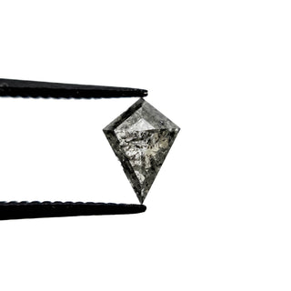Salt and pepper diamond