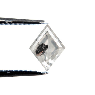 Salt and pepper diamond