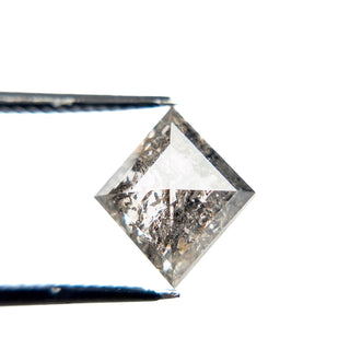 Salt and pepper lozenge diamond
