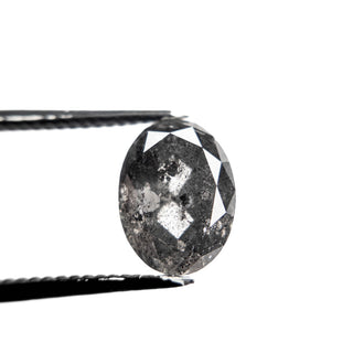Salt and pepper diamond