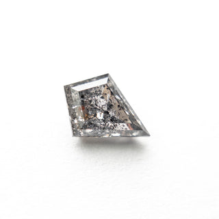 Salt and pepper diamond