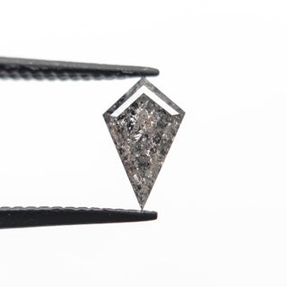 Salt and pepper diamond