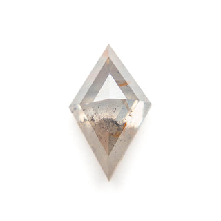 White lozenge diamond