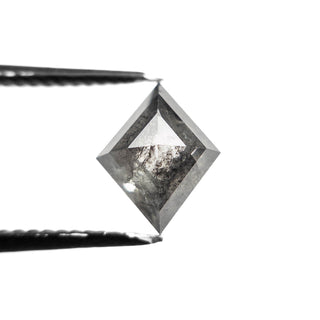 Salt and pepper diamond