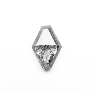 Salt and pepper diamond