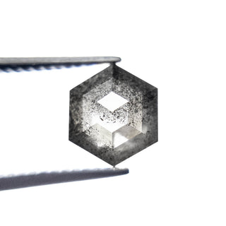 Salt and pepper diamond