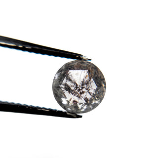 Salt and pepper diamond