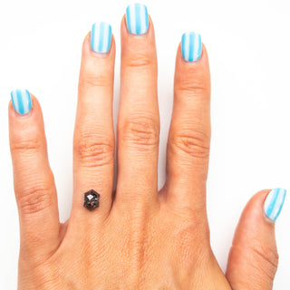 Salt and pepper diamond