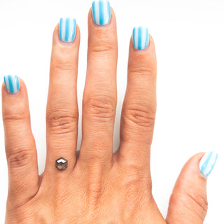 Salt and pepper diamond