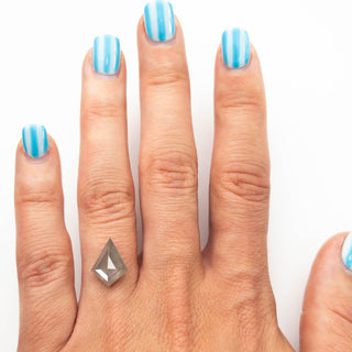 Grey kite diamond