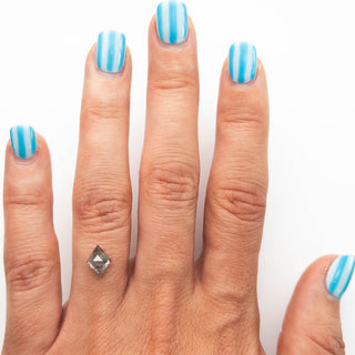 Salt and pepper lozenge diamond