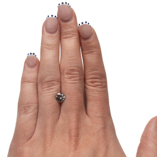 Salt and pepper diamond