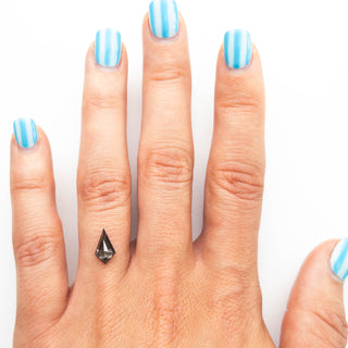 Black speckled kite diamond