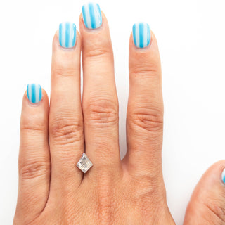 Black speckled kite diamond