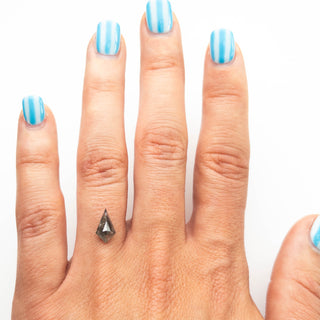 Salt and pepper diamond