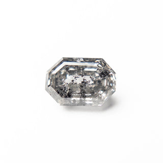 Salt and pepper diamond