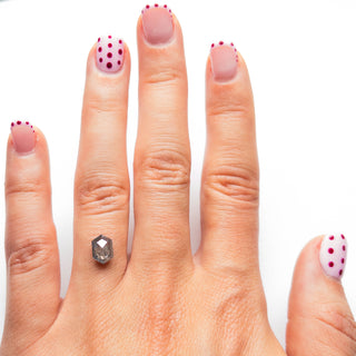 Salt and pepper hexagon diamond