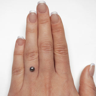 Round salt and pepper diamond