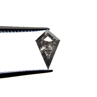 Salt and pepper diamond