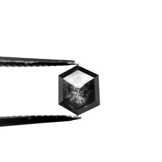 Salt and pepper diamond