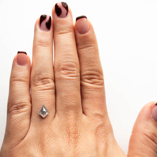 Salt and pepper kite diamond