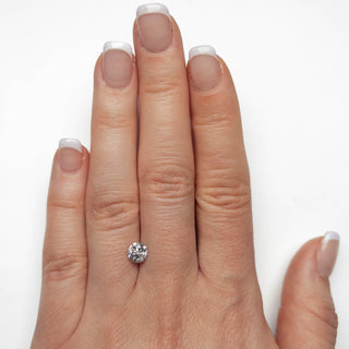 White round diamond