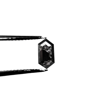 Salt and pepper diamond