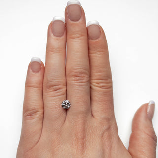 Salt and pepper round diamond