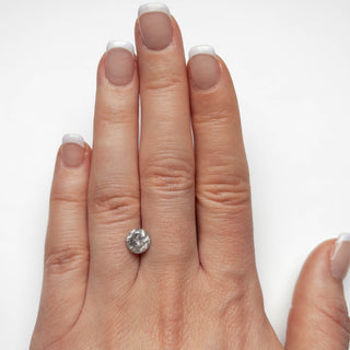 White round diamond