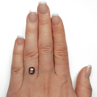 Salt and pepper diamond