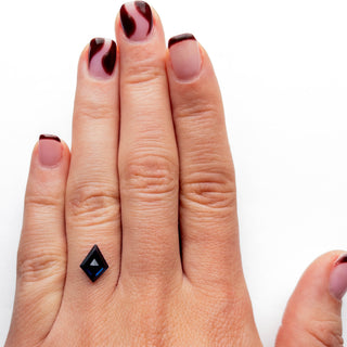 Dark blue kite sapphire