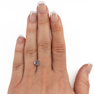 Clear moissanite