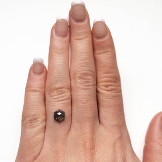 Salt and pepper diamond